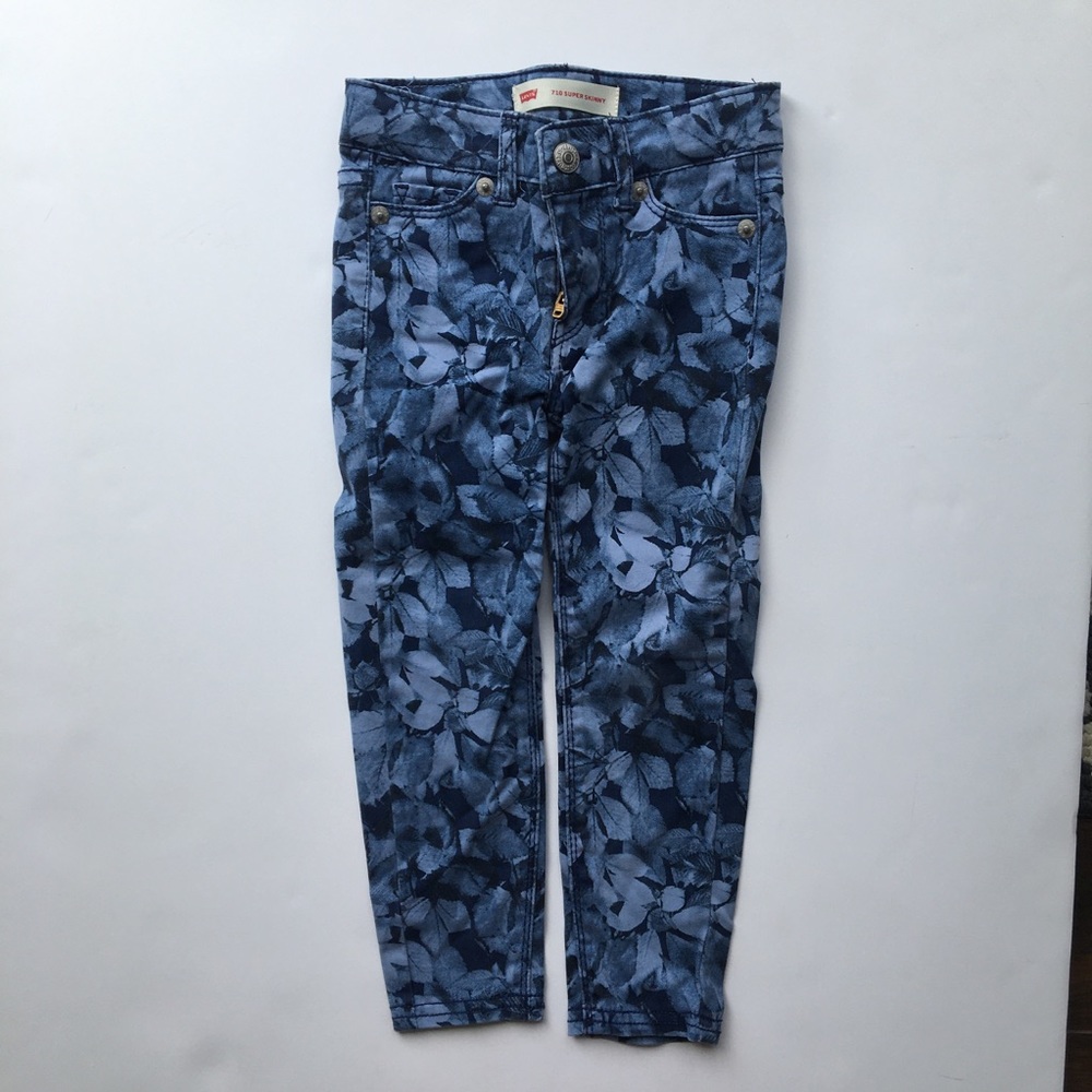 Levi’s 710 Super Skinny Jeans